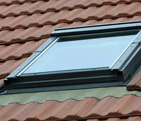 Pose et changement de fenêtre de toit et Velux 93